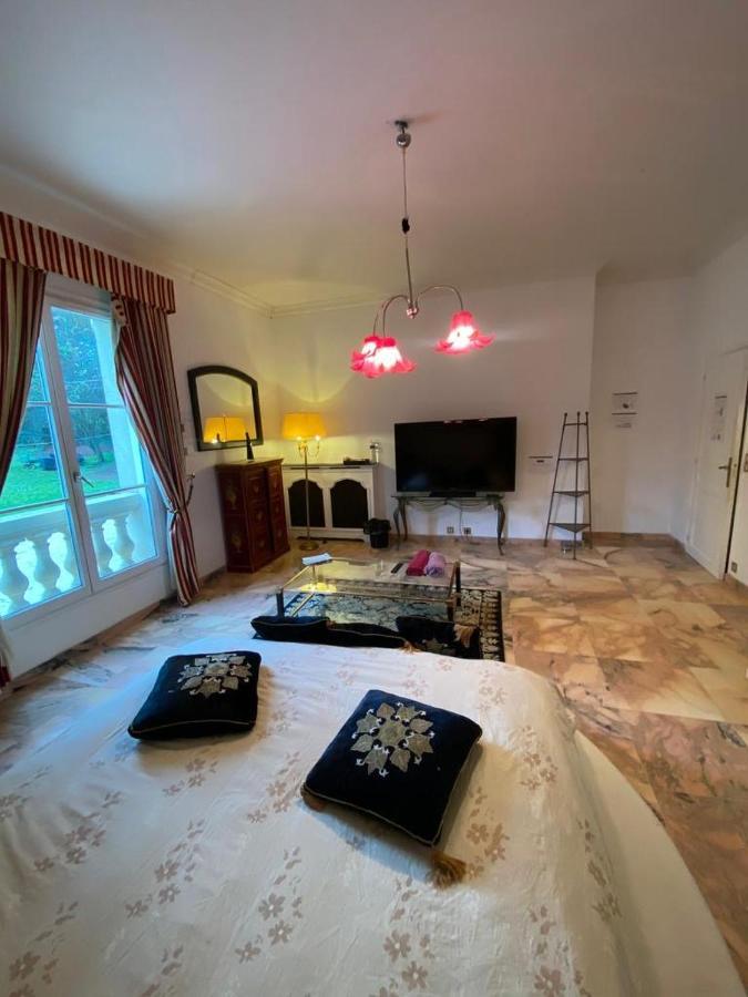 La Demeure D'Iris Bed & Breakfast Bougival Eksteriør bilde