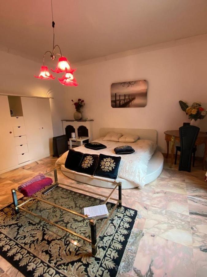 La Demeure D'Iris Bed & Breakfast Bougival Eksteriør bilde